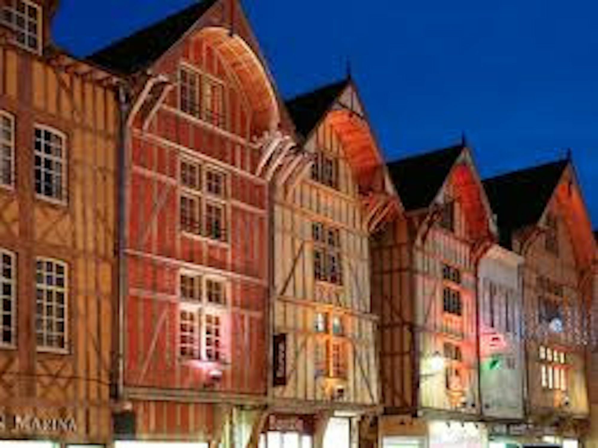 Logis Hôtel du Cirque Troyes centre historique Exterior foto