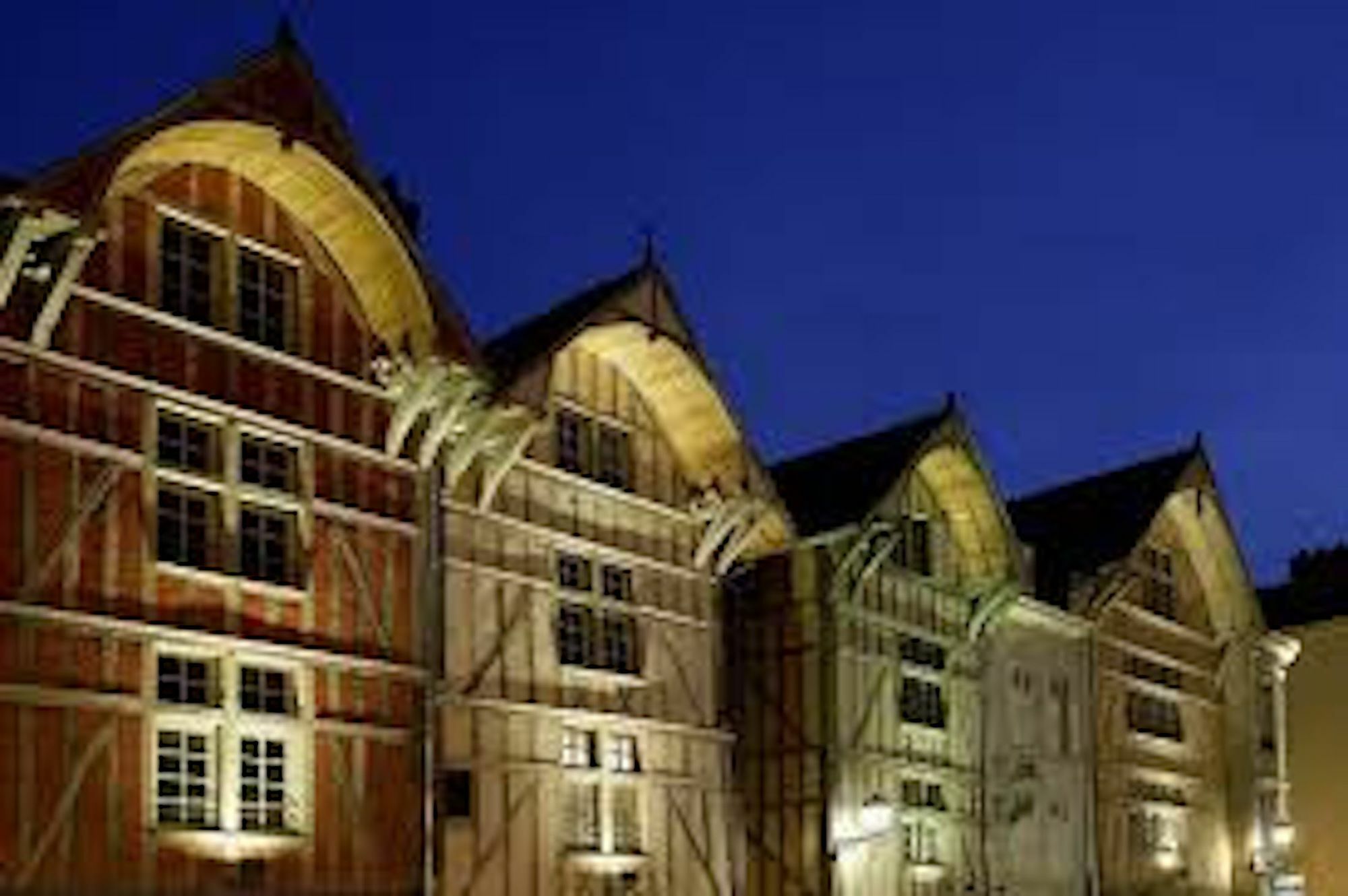 Logis Hôtel du Cirque Troyes centre historique Exterior foto